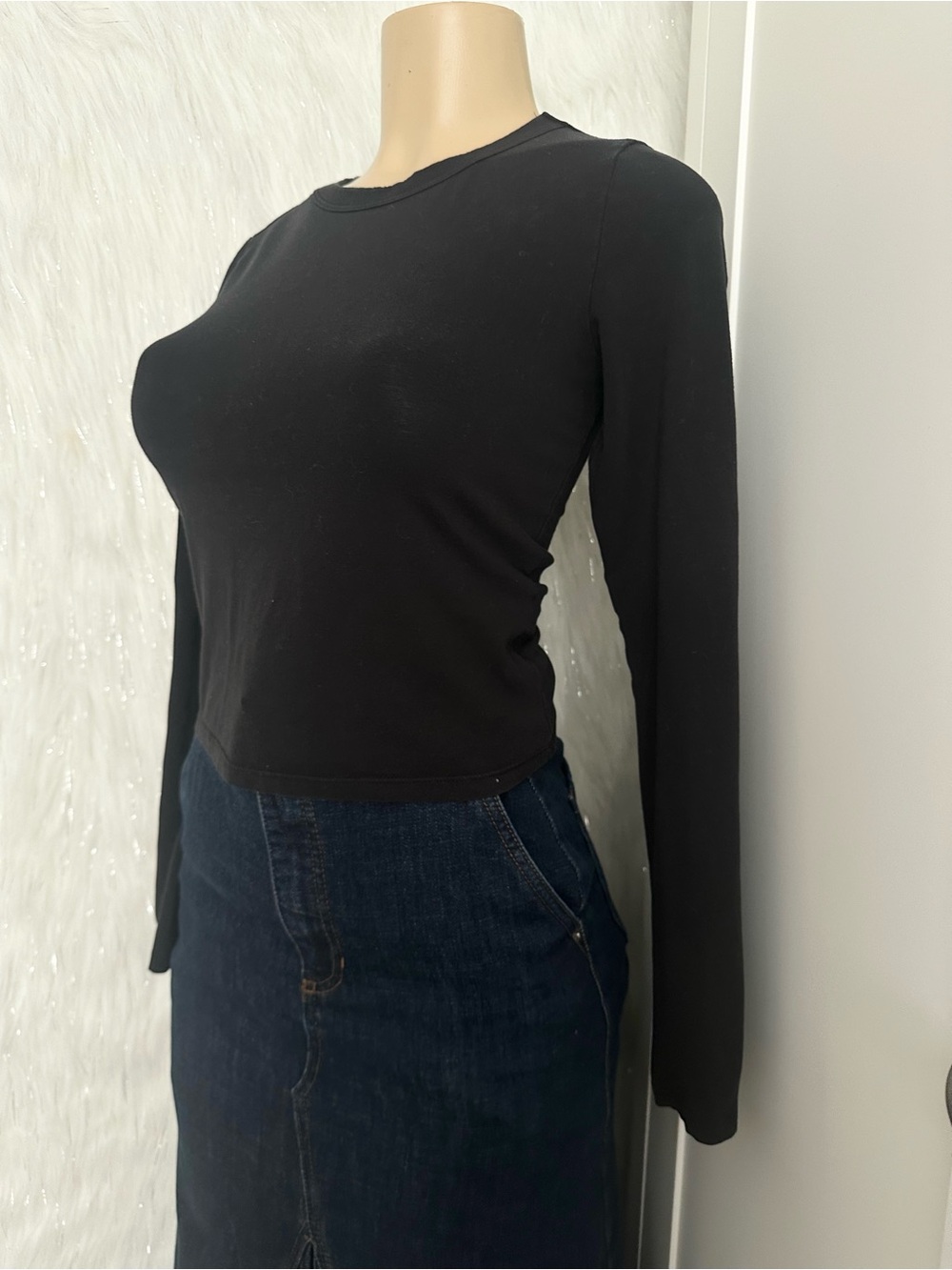 H&M Classic Black Long-Sleeve Crewneck Top